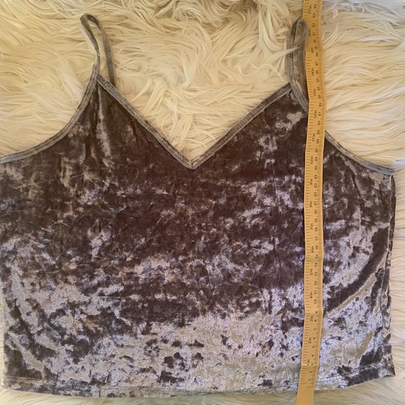 Off-Brand | Velvet Sleepwear Tank & Shorts Set - Picture 5 of 9